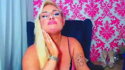 LuxuriaBabe live cam on Cam4