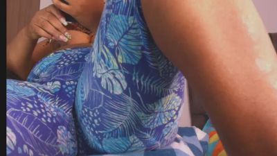 Luxy_benet live cam on Cam4
