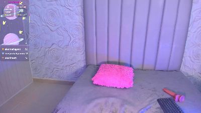 Lya_dubois live cam on Cam4
