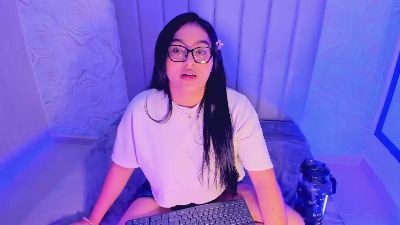 Lya_dubois live cam on Cam4