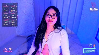 Lya_dubois live cam on Cam4