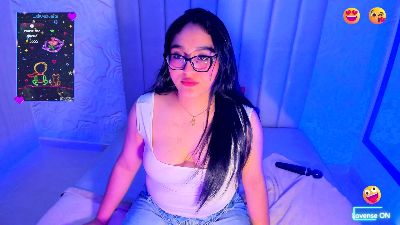 Lya_dubois live cam on Cam4