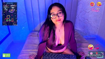 Lya_dubois live cam on Cam4