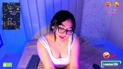 Lya_dubois live cam on Cam4
