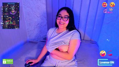 Lya_dubois live cam on Cam4