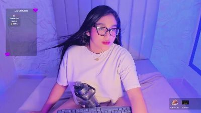 Lya_dubois live cam on Cam4