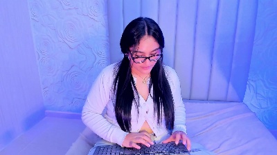 Lya_dubois live cam on Cam4