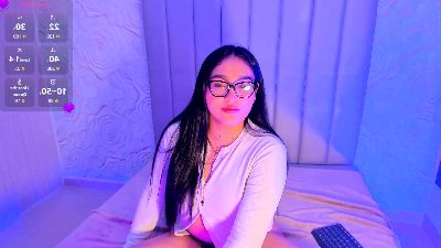 Lya_dubois live cam on Cam4