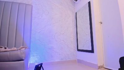 Lya_dubois live cam on Cam4