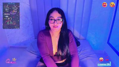 Lya_dubois live cam on Cam4