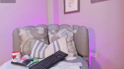 Lyaa_sweet live cam on Cam4