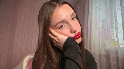 LydaDecoux live cam on Cam4