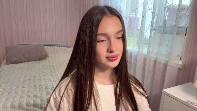 LydaDecoux live cam on Cam4
