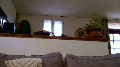 Lyly_laurensaa live cam on Cam4