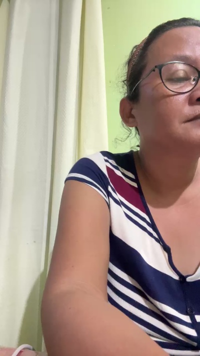 Lyne1981 Live Cam on Cam4 and RICams