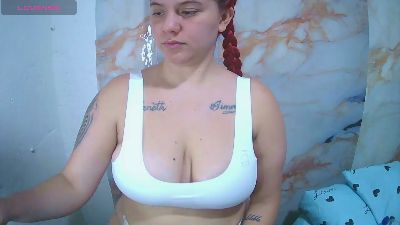 Lynieh live cam on Cam4