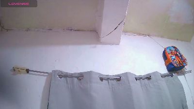 Lynieh live cam on Cam4