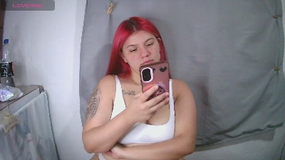 Lynieh live cam on Cam4