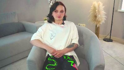 LynnaBurnard webcam