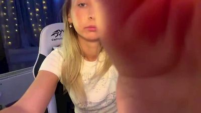 LynseyPake live cam on Cam4
