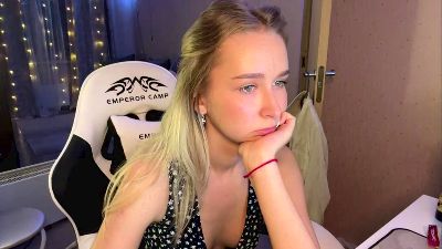LynseyPake live cam on Cam4