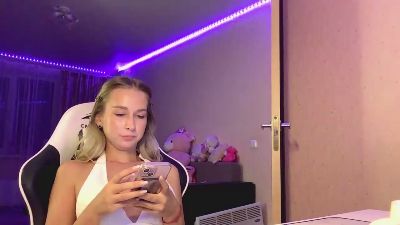 LynseyPake live cam on Cam4