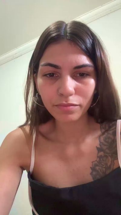 Lyviaa_ webcam