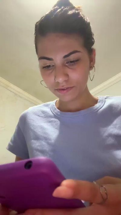 Lyviaa_ live cam on Cam4