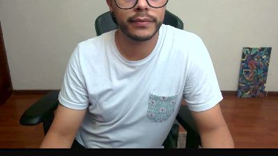 M4dremi4elBicho live cam on Cam4