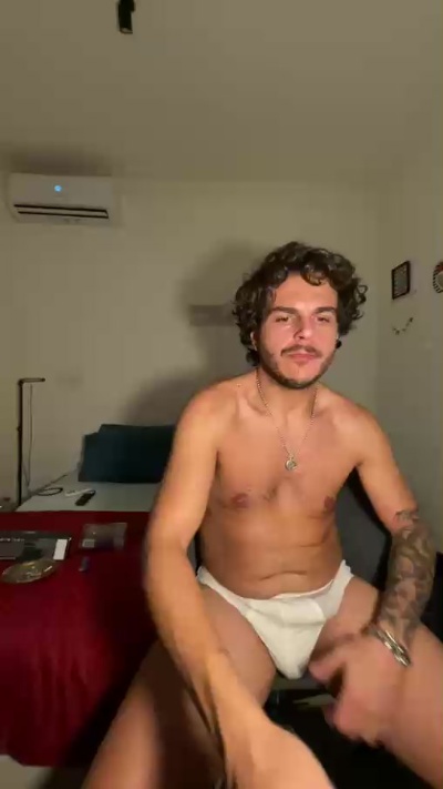 M4tt3000 live cam on Cam4