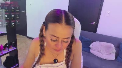 MAGHENTA1976 live cam on Cam4