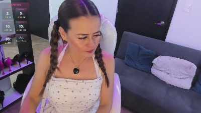 MAGHENTA1976 live cam on Cam4