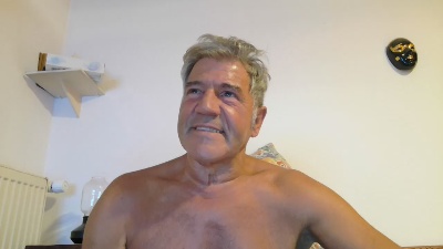 MARIANOS60 live cam on Cam4