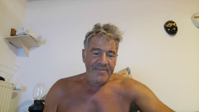 MARIANOS60 live cam on Cam4