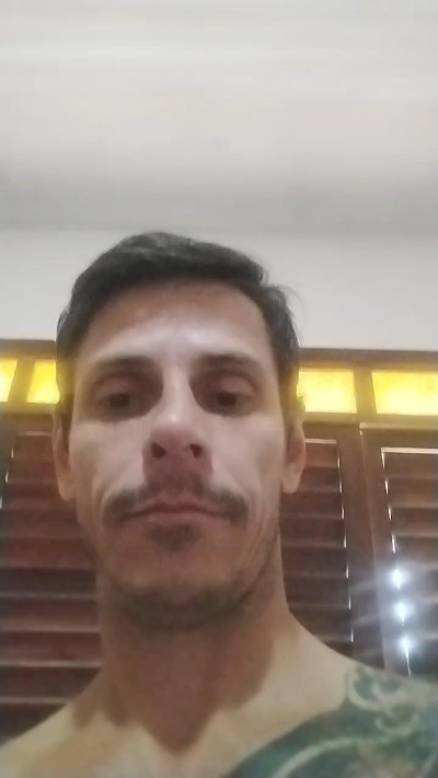 MASSAGISTA19CM4 live cam on Cam4