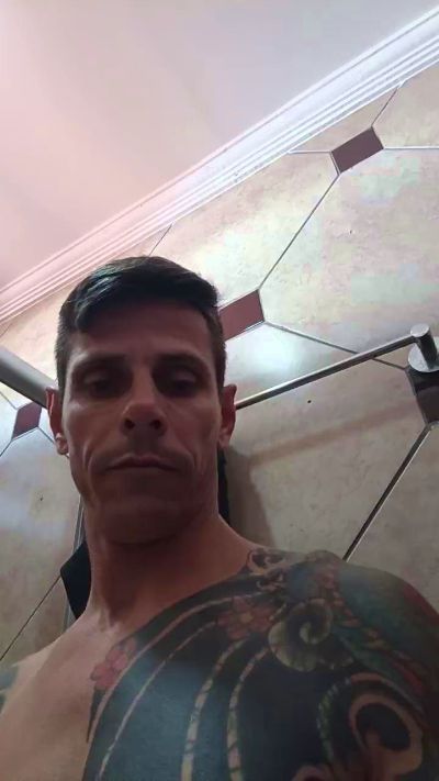 MASSAGISTA19CM4 live cam on Cam4