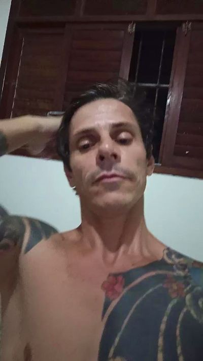 MASSAGISTA19CM4 live cam on Cam4