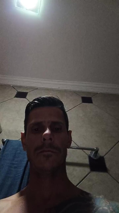 MASSAGISTA19CM4 live cam on Cam4