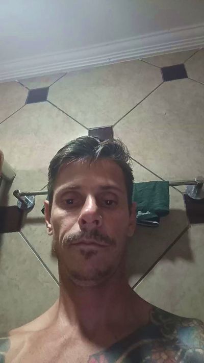 MASSAGISTA19CM4 live cam on Cam4