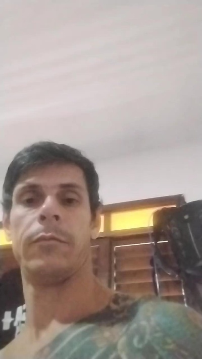 MASSAGISTA19CM4 live cam on Cam4
