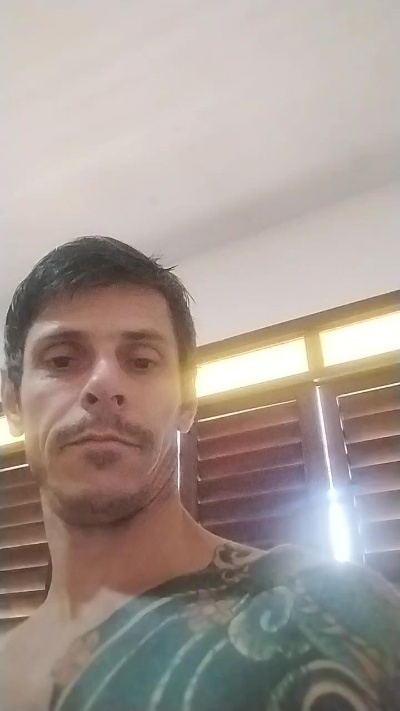 MASSAGISTA19CM4 live cam on Cam4