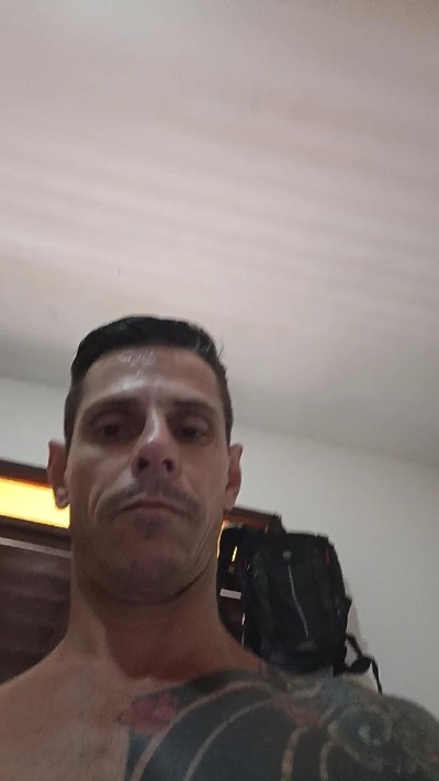 MASSAGISTA19CM4 live cam on Cam4