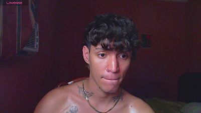 MASTER_HUNTER live cam on Cam4