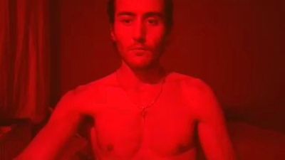 MAYBEYOUTWT live cam on Cam4