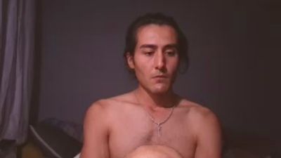 MAYBEYOUTWT live cam on Cam4