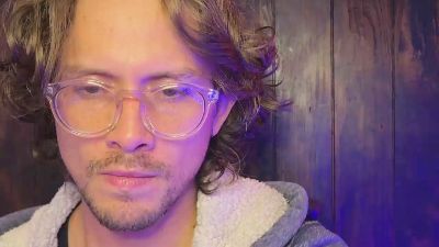 MCKLISTER69 live cam on Cam4