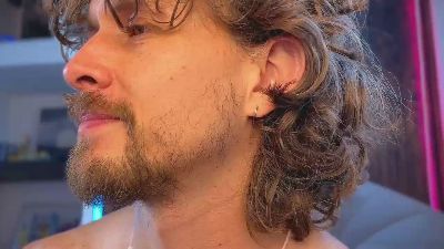 MCKLISTER69 live cam on Cam4
