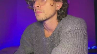 MCKLISTER69 live cam on Cam4