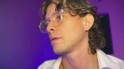 MCKLISTER69 live cam on Cam4