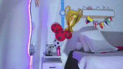 MIIASIINS live cam on Cam4